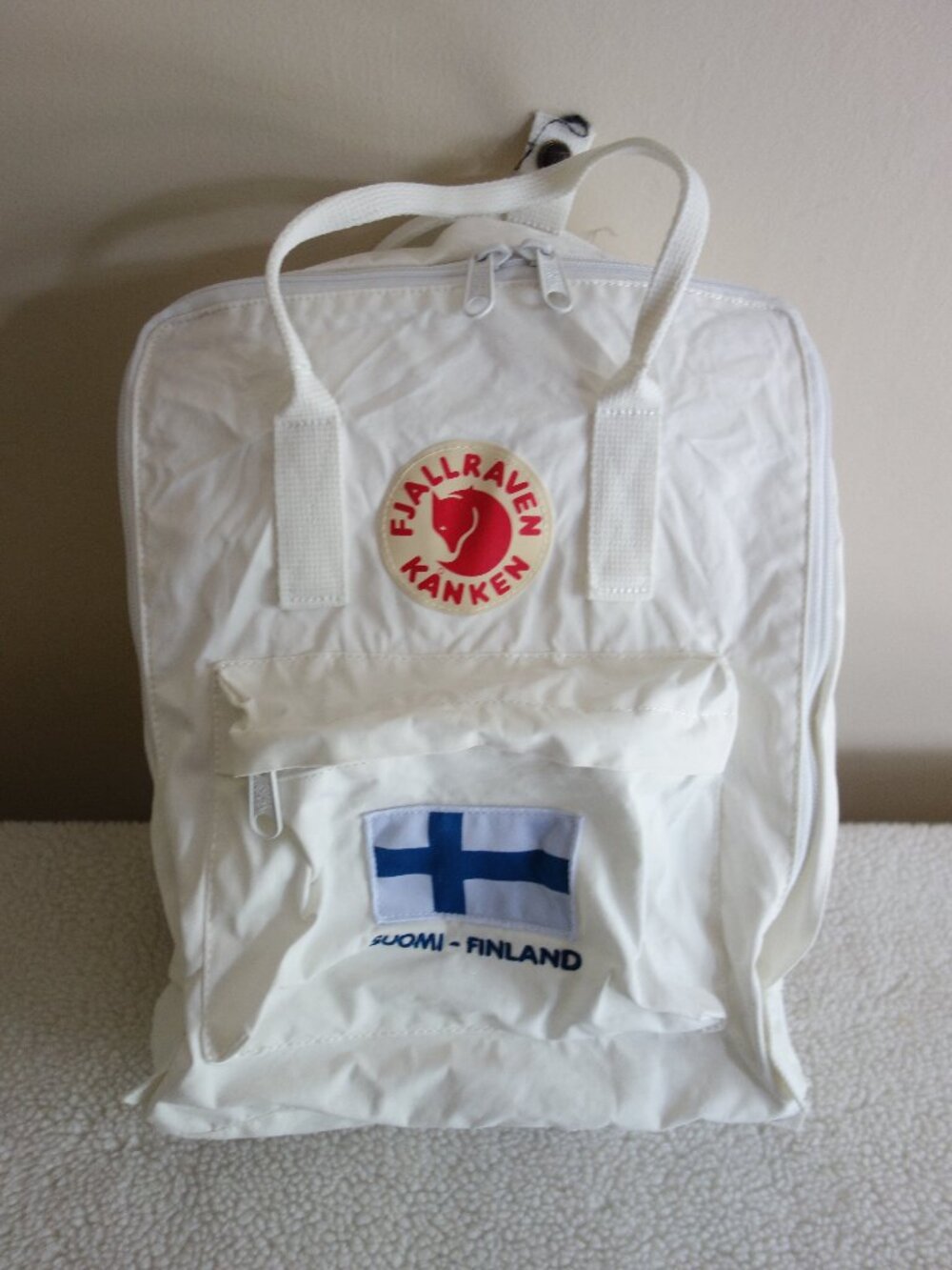 FJALL RAVEN FJALLRAVEN Kranken White Backpack – “Suomi – Finland” – RARE!